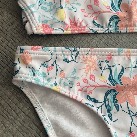 Girls Roxy Bikini - Picture 2 of 9